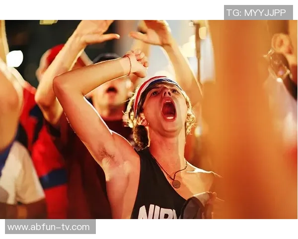 热血足球3世界杯激情对决引领全球球迷热潮与梦想的碰撞 热血足球3世界杯激情对决引领全球球迷热潮与梦想的碰撞