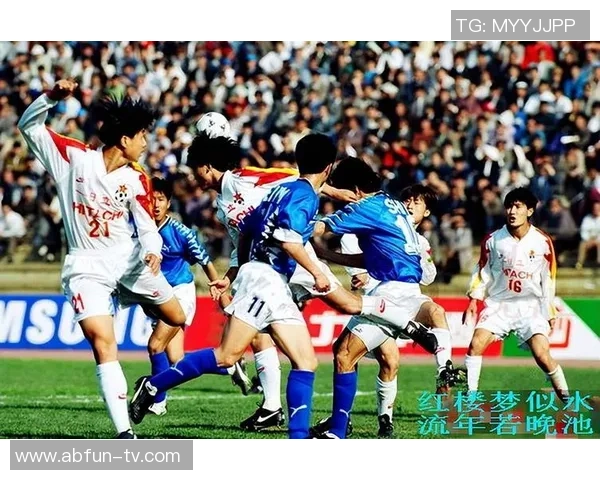 足球历史上的十个经典进球回顾与分析让我们重温那些令人难忘的瞬间