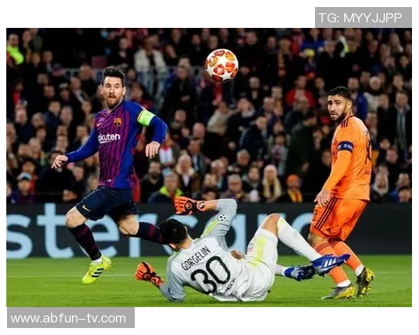 范德萨的欧冠传奇之路：从守门员到足球名将的辉煌历程